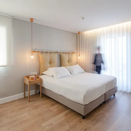 The Rex - Mansion House - Private Parking