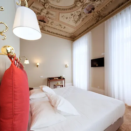 Hotel The Rex - Mansion House - Private Parking Oporto