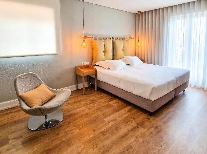 The Rex - Mansion House - Private Parking Porto